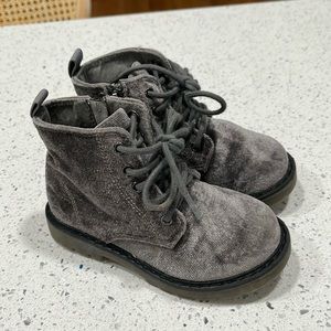 Zara Toddler velvet boots